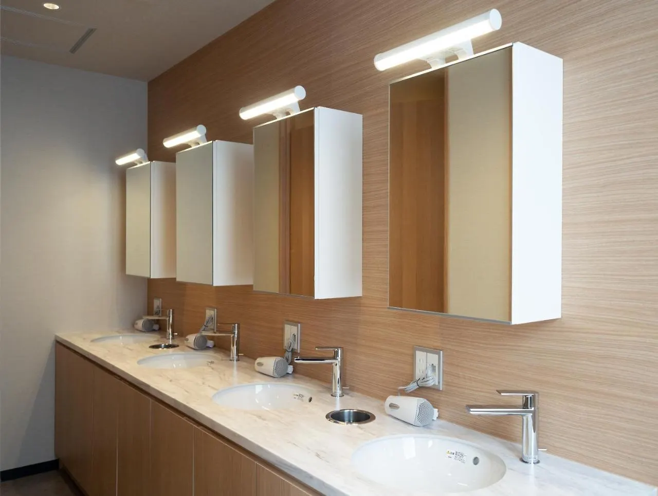 9 C Hotel Asahikawa 2*,